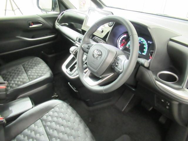 ヴォクシー S-Z スマートキープッシュスタート 両側電動パワースライドドア パワーウインドウ 1オナ ETC車載器 LEDライト デュアルエアコン アルミホイール 盗難防止装置 横滑り防止機能 キーフリー 3列シート(8枚目)