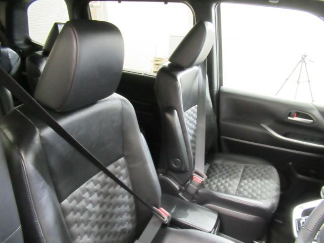 ヴォクシー S-Z スマートキープッシュスタート 両側電動パワースライドドア パワーウインドウ 1オナ ETC車載器 LEDライト デュアルエアコン アルミホイール 盗難防止装置 横滑り防止機能 キーフリー 3列シート(9枚目)