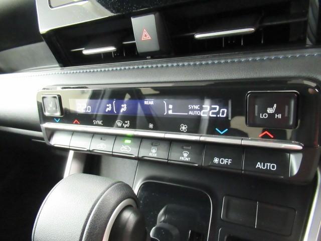 ヴォクシー S-Z スマートキープッシュスタート 両側電動パワースライドドア パワーウインドウ 1オナ ETC車載器 LEDライト デュアルエアコン アルミホイール 盗難防止装置 横滑り防止機能 キーフリー 3列シート(16枚目)