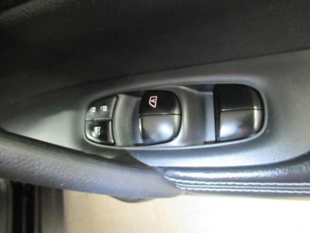 エクストレイル 20XT エマージェン 20XT エマージェン メモリーナビ フルセグ バックモニター DVD/CD再生機能 純正アルミ スマートキー イモビライザー クルーズコントロール ワンオーナー ETC LEDヘッドライト(10枚目)