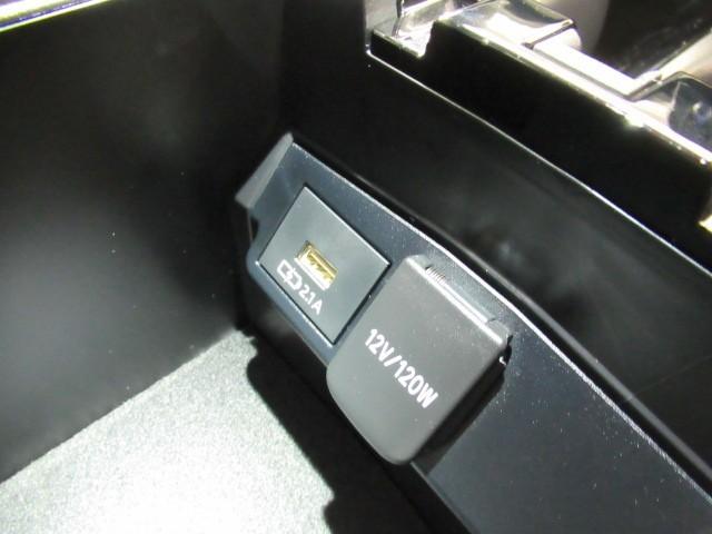 カローラツーリング ダブルバイビー　１オーナー　リアカメラ　横滑り防止　盗難防止　キーフリ－　ＥＴＣ付　ＡＢＳ　ＬＥＤライト　パワステ　パワーウィンドウ　アルミ　クルコン　ナビ　メモリーナビ　エアコン　エアバッグ　スマートキー（19枚目）