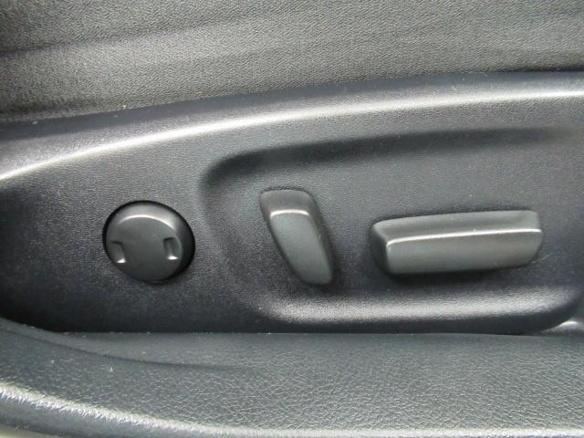 クラウンハイブリッド アスリートＳ　ＰＷ　ＥＴＣ付き　横滑防止装置　フルセグ地デジ　ＴＳＳ　ＰＷシート　バックガイドモニター　ＴＶナビ　キーフリー　カーテンエアバッグ　メモリナビ　ＬＥＤヘッド　ＡＡＣ　ＤＶＤ再生機能　パワーステアリング（11枚目）