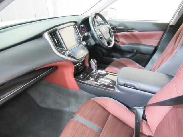 クラウンハイブリッド アスリートＳ　ＰＷ　ＥＴＣ付き　横滑防止装置　フルセグ地デジ　ＴＳＳ　ＰＷシート　バックガイドモニター　ＴＶナビ　キーフリー　カーテンエアバッグ　メモリナビ　ＬＥＤヘッド　ＡＡＣ　ＤＶＤ再生機能　パワーステアリング（28枚目）