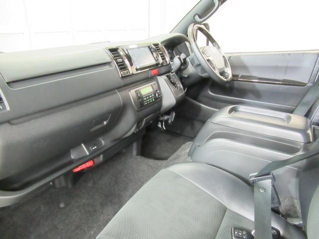 ハイエースバン スーパーGL ダークプライム 両側電動ドア 衝突軽減 キーレス 4WD 横滑り防止機能 メモリーナビ LEDヘッドランプ Wエアバック 100V エアコン ワンセグ パワーウインドウ スマートキー TVナビ ABS エアバッグ(33枚目)