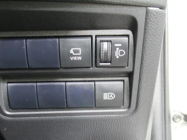 ヤリス Ｚ　サイドＳＲＳ　ＡＡＣ　バックモニタ　スマキー　横滑防止装置　キーフリー　ＬＥＤランプ　パワーウインドウ　助手席エアバック　クルコン　エアバッグ　ＤＶＤ　パワーステアリング　盗難防止システム　ナビ（13枚目）