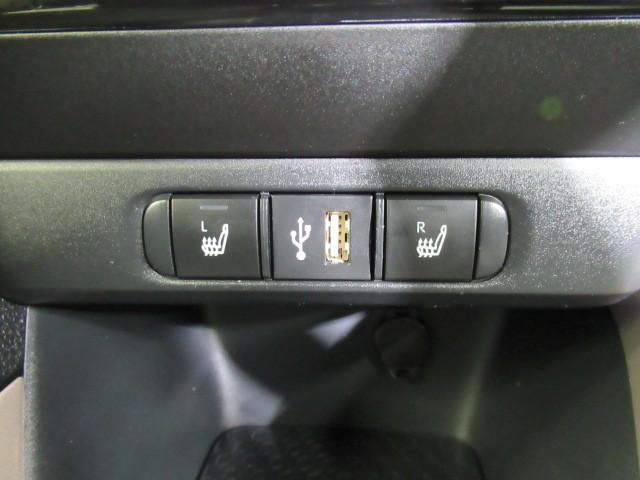 ヤリス Ｚ　サイドＳＲＳ　ＡＡＣ　バックモニタ　スマキー　横滑防止装置　キーフリー　ＬＥＤランプ　パワーウインドウ　助手席エアバック　クルコン　エアバッグ　ＤＶＤ　パワーステアリング　盗難防止システム　ナビ（22枚目）