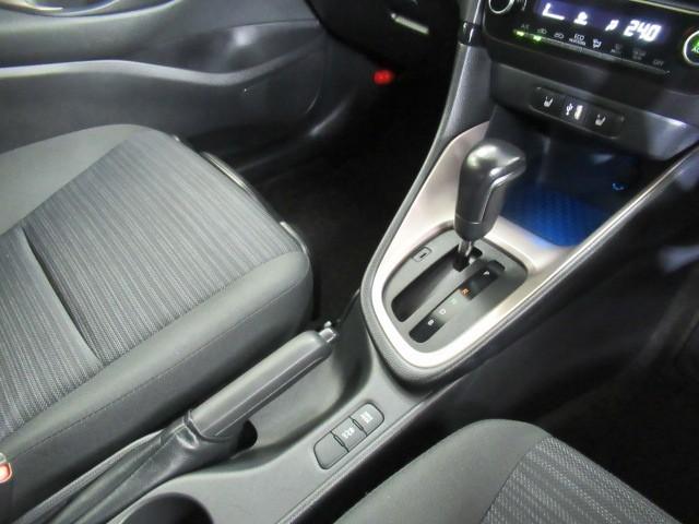 ヤリス Ｚ　サイドＳＲＳ　ＡＡＣ　バックモニタ　スマキー　横滑防止装置　キーフリー　ＬＥＤランプ　パワーウインドウ　助手席エアバック　クルコン　エアバッグ　ＤＶＤ　パワーステアリング　盗難防止システム　ナビ（23枚目）