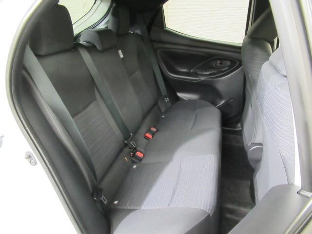 ヤリス Ｚ　サイドＳＲＳ　ＡＡＣ　バックモニタ　スマキー　横滑防止装置　キーフリー　ＬＥＤランプ　パワーウインドウ　助手席エアバック　クルコン　エアバッグ　ＤＶＤ　パワーステアリング　盗難防止システム　ナビ（26枚目）