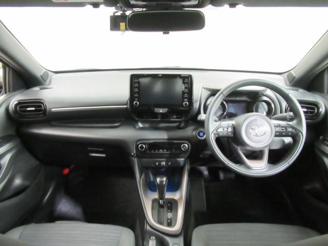 ヤリス Ｚ　サイドＳＲＳ　ＡＡＣ　バックモニタ　スマキー　横滑防止装置　キーフリー　ＬＥＤランプ　パワーウインドウ　助手席エアバック　クルコン　エアバッグ　ＤＶＤ　パワーステアリング　盗難防止システム　ナビ（27枚目）