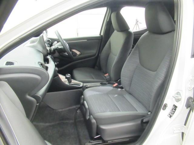 ヤリス Ｚ　サイドＳＲＳ　ＡＡＣ　バックモニタ　スマキー　横滑防止装置　キーフリー　ＬＥＤランプ　パワーウインドウ　助手席エアバック　クルコン　エアバッグ　ＤＶＤ　パワーステアリング　盗難防止システム　ナビ（30枚目）