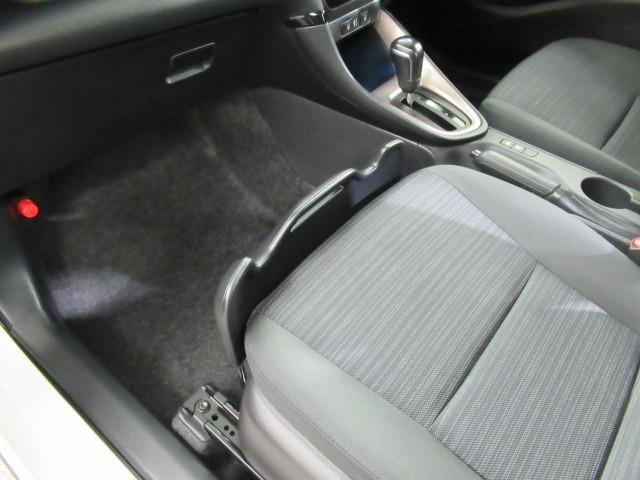 ヤリス Ｚ　サイドＳＲＳ　ＡＡＣ　バックモニタ　スマキー　横滑防止装置　キーフリー　ＬＥＤランプ　パワーウインドウ　助手席エアバック　クルコン　エアバッグ　ＤＶＤ　パワーステアリング　盗難防止システム　ナビ（31枚目）