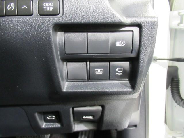 ＩＳ ＩＳ３００ｈ　バージョンＬ　衝突被害軽減　パワーウィンドウ　ＥＴＣ車載器　１オーナー　オートクルーズ　サイドＳＲＳ　パワーステアリング　電動シート　キーレス　ＴＶナビ　ＤＶＤ　ＡＣ　盗難防止システム　横滑り防止機能　エアバッグ（12枚目）