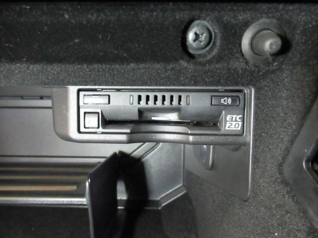 ＩＳ ＩＳ３００ｈ　バージョンＬ　衝突被害軽減　パワーウィンドウ　ＥＴＣ車載器　１オーナー　オートクルーズ　サイドＳＲＳ　パワーステアリング　電動シート　キーレス　ＴＶナビ　ＤＶＤ　ＡＣ　盗難防止システム　横滑り防止機能　エアバッグ（33枚目）