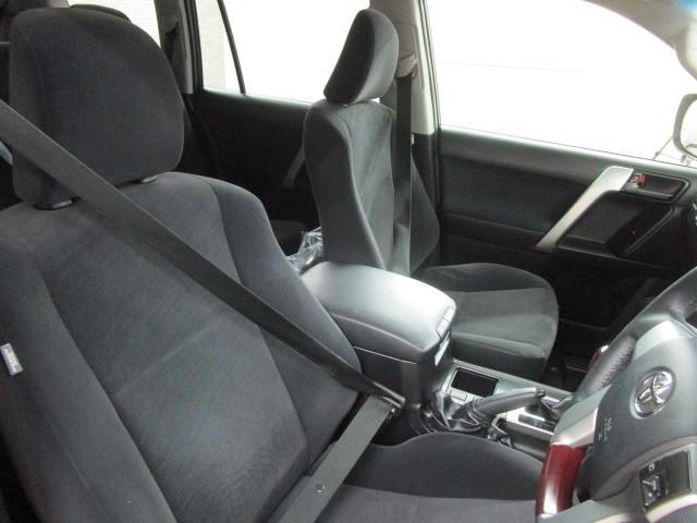 ランドクルーザープラド TX LEDランプ リアカメラ ABS付き 盗難防止装置 アルミホイール 3列 メモリーナビ キーレス サイドエアバッグ ナビTV ダブルエアバッグ ETC装備 横滑り防止 切替4WD DVD再生可(9枚目)