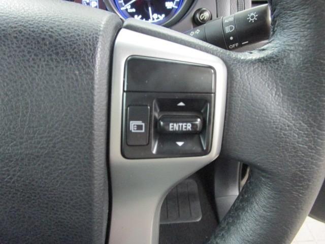 ランドクルーザープラド TX LEDランプ リアカメラ ABS付き 盗難防止装置 アルミホイール 3列 メモリーナビ キーレス サイドエアバッグ ナビTV ダブルエアバッグ ETC装備 横滑り防止 切替4WD DVD再生可(12枚目)