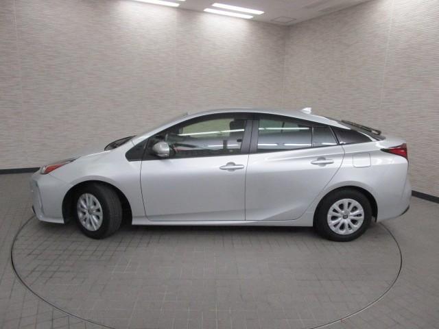 プリウス SセーフティプラスII メモリーナビ フルセグ 全周囲カメラ LEDヘッドライト CD/DVD再生機能 衝突被害軽減ブレーキ ペダル踏み間違い急発進制御装置 ブラインドスポットモニター ETC ワンオーナー 先進ライト(5枚目)