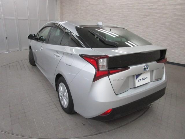 プリウス SセーフティプラスII メモリーナビ フルセグ 全周囲カメラ LEDヘッドライト CD/DVD再生機能 衝突被害軽減ブレーキ ペダル踏み間違い急発進制御装置 ブラインドスポットモニター ETC ワンオーナー 先進ライト(7枚目)