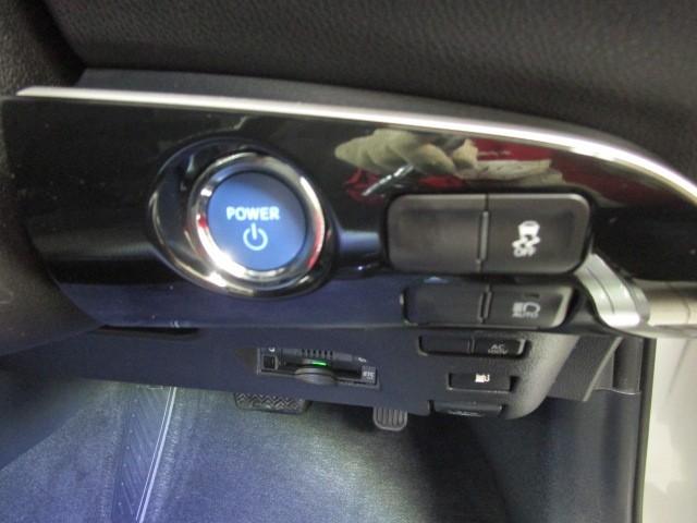 プリウス SセーフティプラスII メモリーナビ フルセグ 全周囲カメラ LEDヘッドライト CD/DVD再生機能 衝突被害軽減ブレーキ ペダル踏み間違い急発進制御装置 ブラインドスポットモニター ETC ワンオーナー 先進ライト(12枚目)