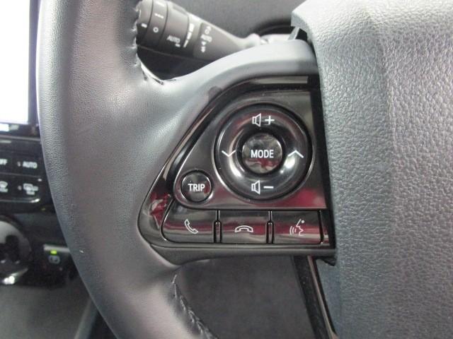 プリウス SセーフティプラスII メモリーナビ フルセグ 全周囲カメラ LEDヘッドライト CD/DVD再生機能 衝突被害軽減ブレーキ ペダル踏み間違い急発進制御装置 ブラインドスポットモニター ETC ワンオーナー 先進ライト(15枚目)