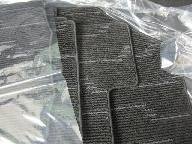 プリウス SセーフティプラスII メモリーナビ フルセグ 全周囲カメラ LEDヘッドライト CD/DVD再生機能 衝突被害軽減ブレーキ ペダル踏み間違い急発進制御装置 ブラインドスポットモニター ETC ワンオーナー 先進ライト(27枚目)