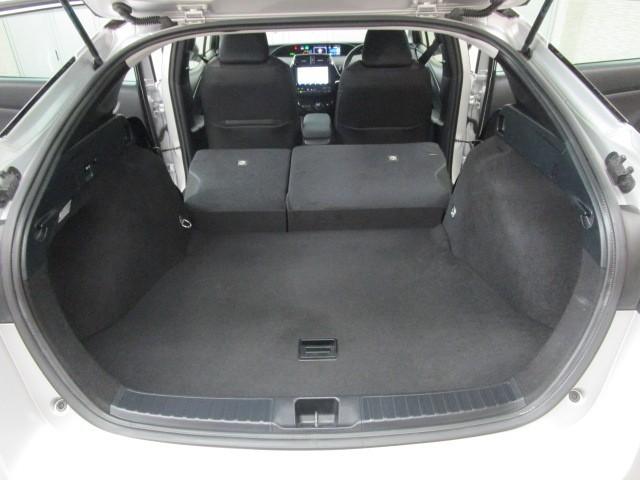 プリウス SセーフティプラスII メモリーナビ フルセグ 全周囲カメラ LEDヘッドライト CD/DVD再生機能 衝突被害軽減ブレーキ ペダル踏み間違い急発進制御装置 ブラインドスポットモニター ETC ワンオーナー 先進ライト(29枚目)