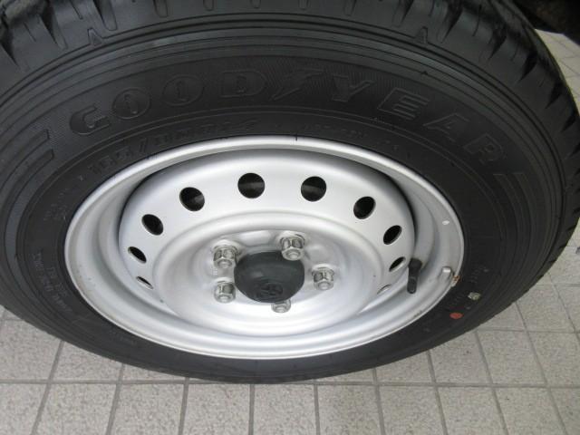 タウンエースバン ＤＸ　横滑防止装置　衝突軽減　運転席エアバッグ　エアコン　ＬＥＤヘッドライト　バックカメラ　Ｗエアバック　メモリーナビ　盗難防止システム　ＡＢＳ　ＥＴＣ　アイドリングストップ　ナビ（5枚目）