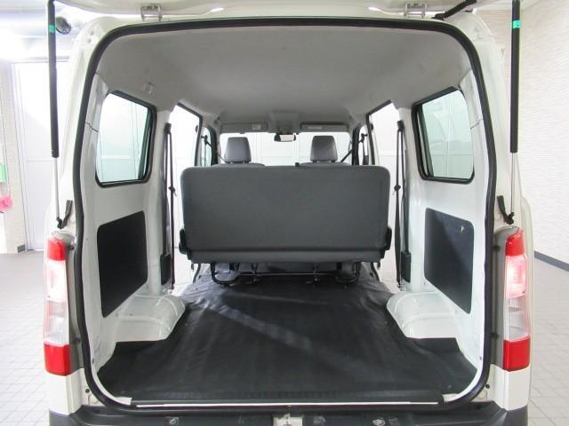 タウンエースバン ＤＸ　横滑防止装置　衝突軽減　運転席エアバッグ　エアコン　ＬＥＤヘッドライト　バックカメラ　Ｗエアバック　メモリーナビ　盗難防止システム　ＡＢＳ　ＥＴＣ　アイドリングストップ　ナビ（22枚目）