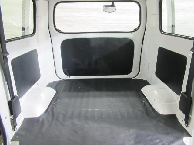 タウンエースバン ＤＸ　横滑防止装置　衝突軽減　運転席エアバッグ　エアコン　ＬＥＤヘッドライト　バックカメラ　Ｗエアバック　メモリーナビ　盗難防止システム　ＡＢＳ　ＥＴＣ　アイドリングストップ　ナビ（24枚目）