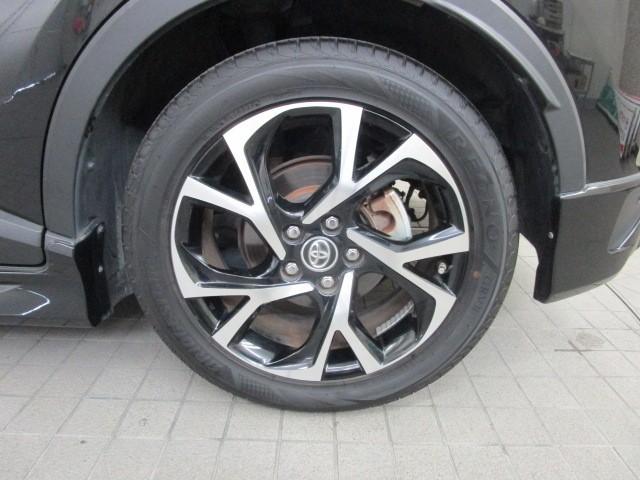 Ｃ－ＨＲ Ｇ　ハーフ革　ＴＳＳ　ワンオナ　ＤＶＤ再生可　ＬＥＤヘッド　バックモニタ　イモビライザー　ナビ＆ＴＶ　ＥＴＣ付　キーフリーシステム　スマキー　横滑り防止機能　クルーズＣ　エアバッグ　アルミ　メモリ－ナビ（7枚目）