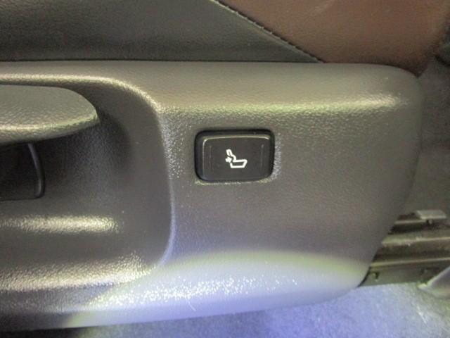 Ｃ－ＨＲ Ｇ　ハーフ革　ＴＳＳ　ワンオナ　ＤＶＤ再生可　ＬＥＤヘッド　バックモニタ　イモビライザー　ナビ＆ＴＶ　ＥＴＣ付　キーフリーシステム　スマキー　横滑り防止機能　クルーズＣ　エアバッグ　アルミ　メモリ－ナビ（11枚目）