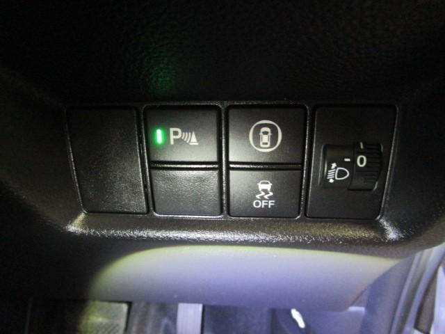 フィット ホーム　メモリーナビ　ワンオーナー　リアカメ　ＬＥＤライト　フルセグＴＶ　エアバッグ　ｉストップ　スマ－トキ－　盗難防止装置　ＥＴＣ車載器　Ｗエアバック　フルオートエアコン　パワーウィンドウ　パワステ　ＶＳＡ（9枚目）