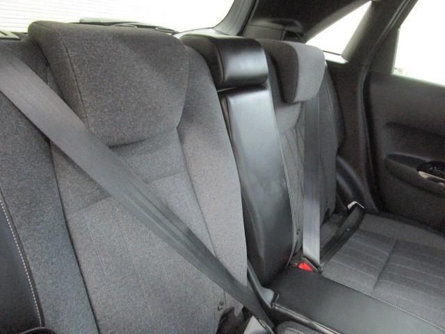 フィット ホーム　メモリーナビ　ワンオーナー　リアカメ　ＬＥＤライト　フルセグＴＶ　エアバッグ　ｉストップ　スマ－トキ－　盗難防止装置　ＥＴＣ車載器　Ｗエアバック　フルオートエアコン　パワーウィンドウ　パワステ　ＶＳＡ（22枚目）