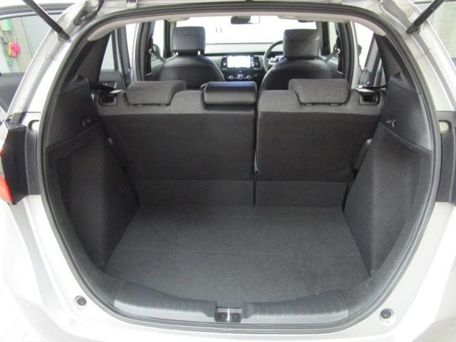 フィット ホーム　メモリーナビ　ワンオーナー　リアカメ　ＬＥＤライト　フルセグＴＶ　エアバッグ　ｉストップ　スマ－トキ－　盗難防止装置　ＥＴＣ車載器　Ｗエアバック　フルオートエアコン　パワーウィンドウ　パワステ　ＶＳＡ（24枚目）