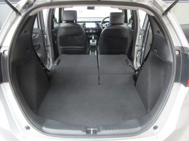 フィット ホーム　メモリーナビ　ワンオーナー　リアカメ　ＬＥＤライト　フルセグＴＶ　エアバッグ　ｉストップ　スマ－トキ－　盗難防止装置　ＥＴＣ車載器　Ｗエアバック　フルオートエアコン　パワーウィンドウ　パワステ　ＶＳＡ（25枚目）