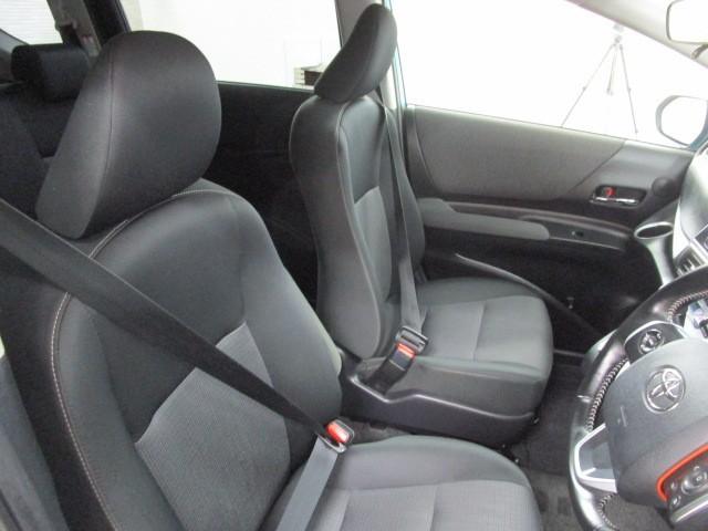 シエンタ Ｇ　ナビ・ＴＶ　スマートキープッシュスタート　アイドリングＳ　１オ－ナ－　リアカメラ　地デジフルセグ　フルオートエアコン　パワーウィンド　ＥＴＣ　運転席エアバック　パワステ　キーフリーシステム　ＡＢＳ（9枚目）