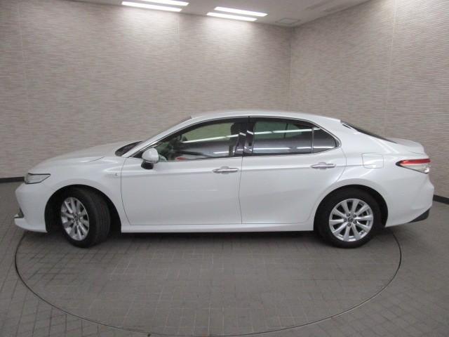 カムリ Ｇ　ＥＳＣ　リヤカメラ　パワーウィンドウ　オ－トエアコン　パワステ　地デジ　運転席Ｐシート　エアバッグ　ＬＥＤヘットライト　ＡＢＳ　スマートキープッシュスタート　ＥＴＣ車載器　ＴＶナビ　キーフリー　アルミ（6枚目）