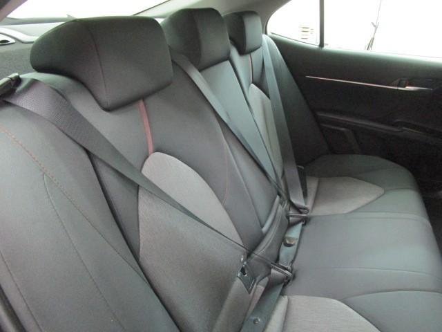 カムリ Ｇ　ＥＳＣ　リヤカメラ　パワーウィンドウ　オ－トエアコン　パワステ　地デジ　運転席Ｐシート　エアバッグ　ＬＥＤヘットライト　ＡＢＳ　スマートキープッシュスタート　ＥＴＣ車載器　ＴＶナビ　キーフリー　アルミ（21枚目）