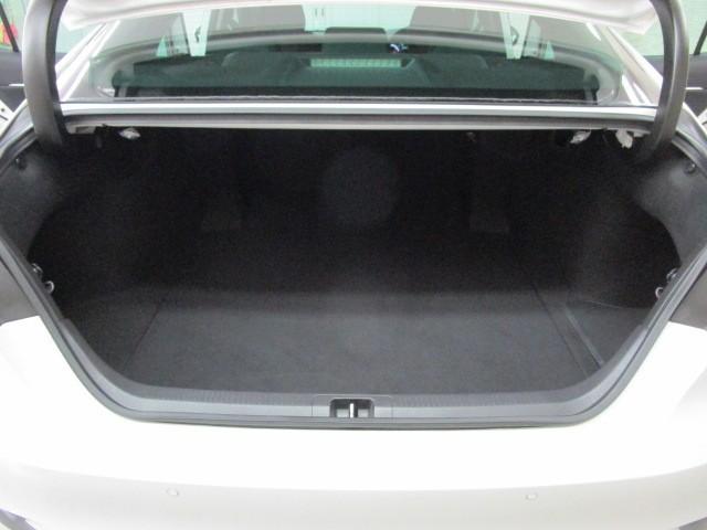 カムリ Ｇ　ＥＳＣ　リヤカメラ　パワーウィンドウ　オ－トエアコン　パワステ　地デジ　運転席Ｐシート　エアバッグ　ＬＥＤヘットライト　ＡＢＳ　スマートキープッシュスタート　ＥＴＣ車載器　ＴＶナビ　キーフリー　アルミ（24枚目）