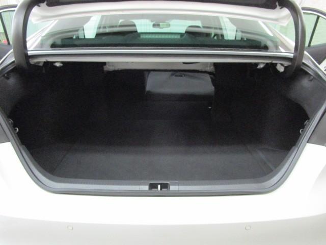 カムリ Ｇ　ＥＳＣ　リヤカメラ　パワーウィンドウ　オ－トエアコン　パワステ　地デジ　運転席Ｐシート　エアバッグ　ＬＥＤヘットライト　ＡＢＳ　スマートキープッシュスタート　ＥＴＣ車載器　ＴＶナビ　キーフリー　アルミ（25枚目）