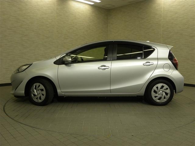 アクア Ｓ　キーレスエントリ　イモビ　ナビ＆ＴＶ　オートエアコン　デュアルエアバック　ＥＳＣ　Ｂカメラ　パワーウィンドウ　ＥＴＣ　ＳＲＳ　ワンセグＴＶ　パワーステアリング　ＡＢＳ　メモリーナビ（5枚目）