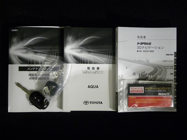 アクア Ｓ　キーレスエントリ　イモビ　ナビ＆ＴＶ　オートエアコン　デュアルエアバック　ＥＳＣ　Ｂカメラ　パワーウィンドウ　ＥＴＣ　ＳＲＳ　ワンセグＴＶ　パワーステアリング　ＡＢＳ　メモリーナビ（30枚目）