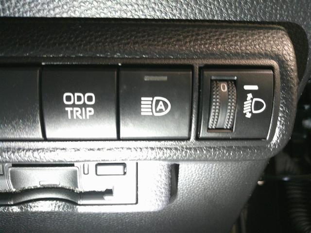 カローラスポーツ ハイブリッドＧ　Ｚ　ＴＳＳ　ＡＡＣ　エアバッグ　フルセグＴＶ　ＴＶ　イモビライザー　スマートキ－　ＶＳＣ　ＡＢＳ　キーフリー　パワーウィンドウ　ＬＥＤ　ワンオーナー　アルミホイール　ＥＴＣ　パワーステアリング（13枚目）