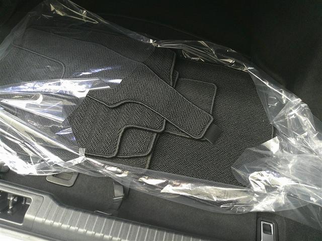 ＩＳ ＩＳ３００　Ｆスポーツ　バックＣ　横滑り防止装置　レザーシート　フルセグ　ＤＶＤ　ナビＴＶ　盗難防止装置　サンルーフ　メモリーナビ　パワーウィンドウ　ドラレコ　パワーシート　ＥＴＣ　スマートキー　エアバッグ　アルミ　エアコン（29枚目）