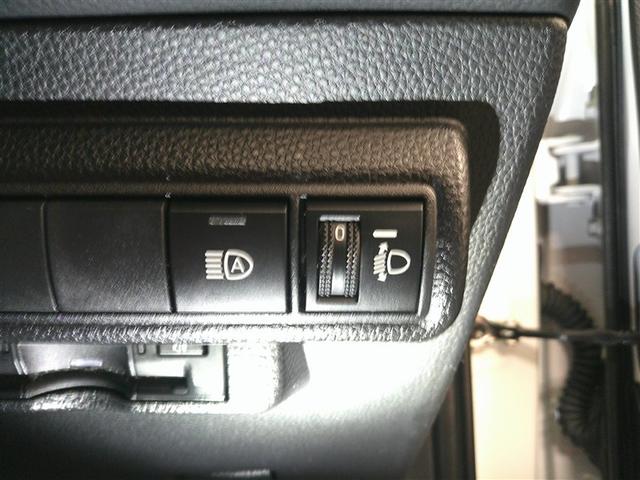 カローラツーリング ハイブリッド　Ｇ　エアバッグ　ＡＢＳ　ワンオーナー　盗難防止装置　衝突被害軽減ブレーキ　オートクルーズコントロール　ＥＴＣ　地デジ　フルオートエアコン　バックカメラ　ＬＥＤ　スマートキー　ＴＶ　キーレス　横滑り防止機能（13枚目）