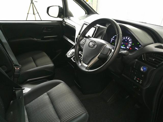 ヴォクシー ハイブリッドＺＳ　プリクラッシュ　スマキー　１オーナー　オートエアコン　ナビＴＶ　Ｗエアコン　ＥＴＣ車載器　イモビ　ＬＥＤヘッドライ　ＶＳＣ　アルミ　地デジ　エアバック　両席エアバック　ＡＢＳ　パワーウインドウ（10枚目）