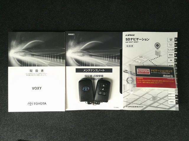 ヴォクシー ハイブリッドＺＳ　プリクラッシュ　スマキー　１オーナー　オートエアコン　ナビＴＶ　Ｗエアコン　ＥＴＣ車載器　イモビ　ＬＥＤヘッドライ　ＶＳＣ　アルミ　地デジ　エアバック　両席エアバック　ＡＢＳ　パワーウインドウ（33枚目）