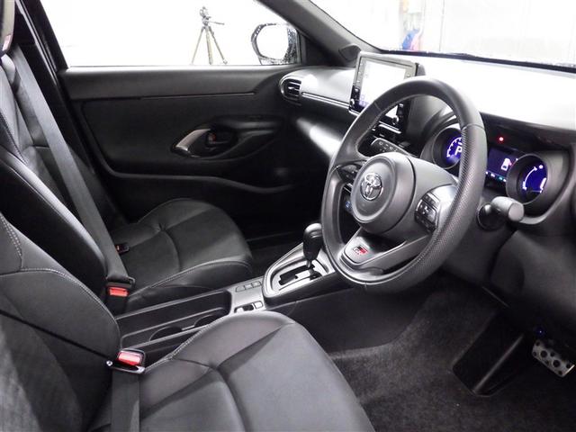 ヤリスクロス ＧＲスポーツ　ナビ　バックガイドモニター　衝突軽減ブレーキ　インテリジェントキー　キーレス　ＬＥＤヘッドライト　クルーズコントロール　横滑り防止　ワンオーナー　オートエアコン　ＥＴＣ　盗難防止システム　メモリーナビ（9枚目）