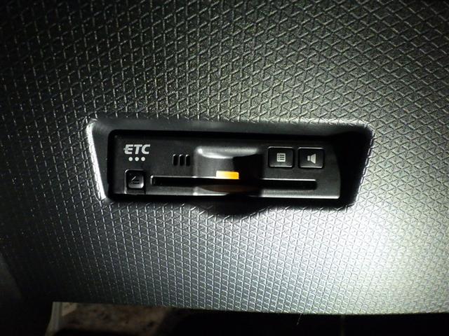 タント カスタムＲＳ　両側パワスライドドア　ＩＳＴＯＰ　地デジフルセグ　ＥＴＣ付き　クルーズコントロール　メモリーナビゲーション　ナビＴＶ　ＡＡＣ　ＬＥＤライト　ＤＶＤ　サイドエアバッグ　キーフリー　セキュリティ　ＰＷ（11枚目）