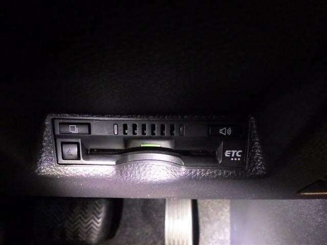 ヤリスクロス ハイブリッドZ インテリジェントキー アルミホイル LEDライト 1オ-ナ- リアカメラ クルーズコントロール 横滑り防止システム 電動シ-ト パワステ オートエアコン キーフリー イモビライザ ETC付き ABS(13枚目)