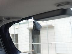 この車にはリアにもドライブレコーダーを装備しております◆映像・音声などを記録する自動車用の装置です。　もしもの事故の際の記録はもちろん、旅行の際の思い出としてドライブの映像を楽しむことができます。 6